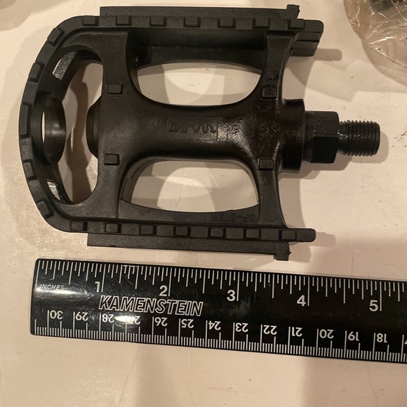 NIP Set of 3 Pairs of Bicycle Pedals - Picture 5 of 6